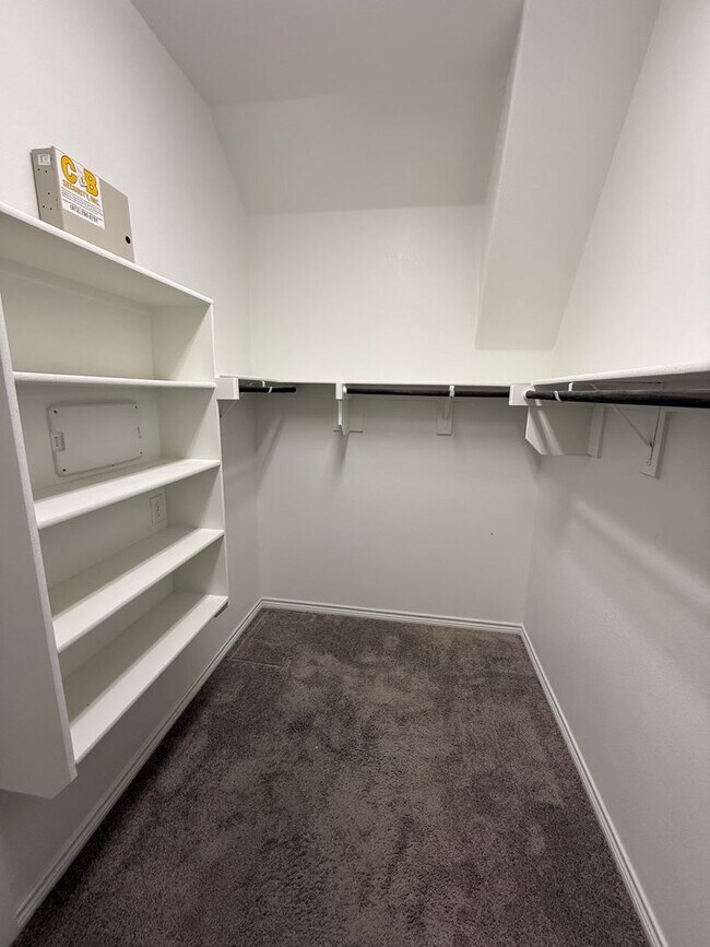 Building Photo - Charming 1-Story 4 Bedroom 2 Bathroom in Little Elm, TX