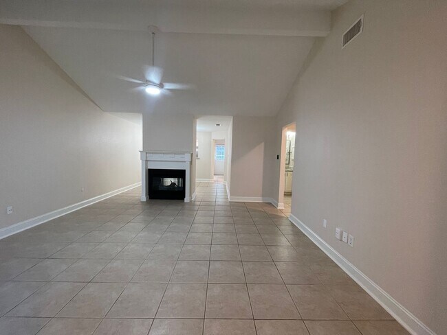 Building Photo - Fully remodeled 3 bedroom duplex for rent in Euless!