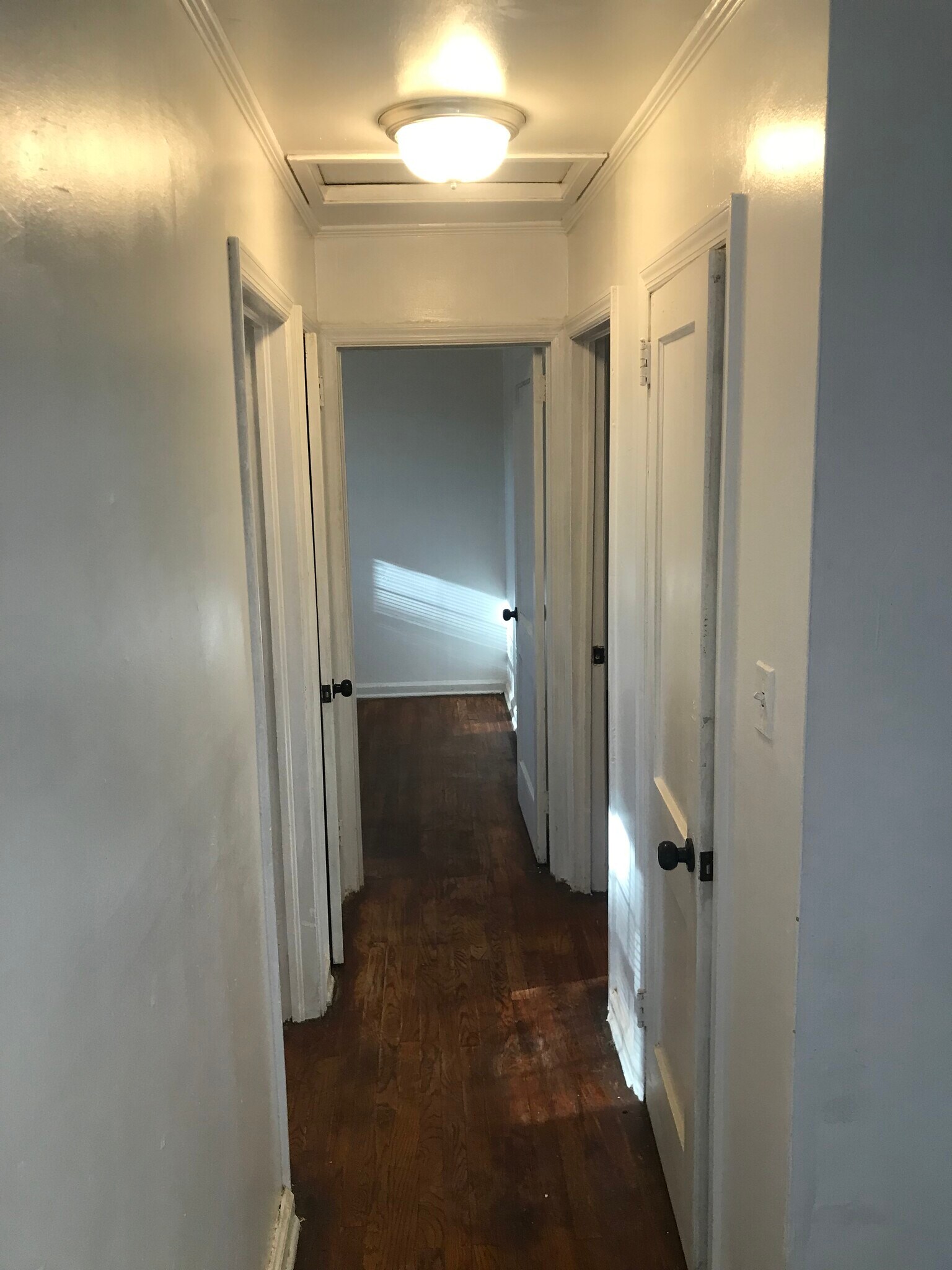 Building Photo - 1403 Hyman Ave