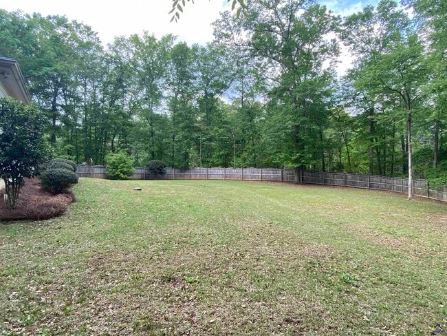 Building Photo - 104 Village Walk