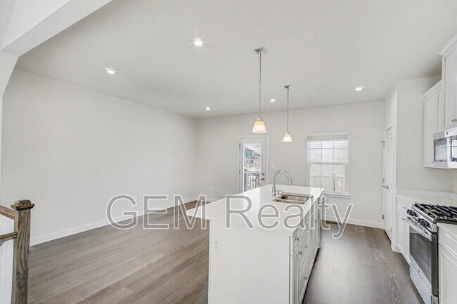 Building Photo - 1101 Rampart Dr