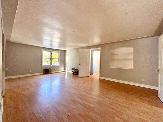 Building Photo - 2532 Maffett St
