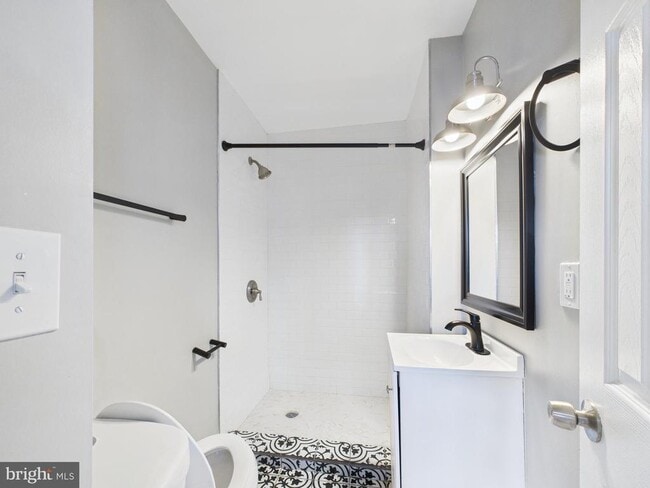 Building Photo - 300 W Chesapeake Ave