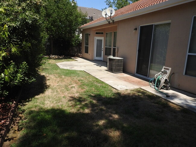 Building Photo - 154 Elkins Cir