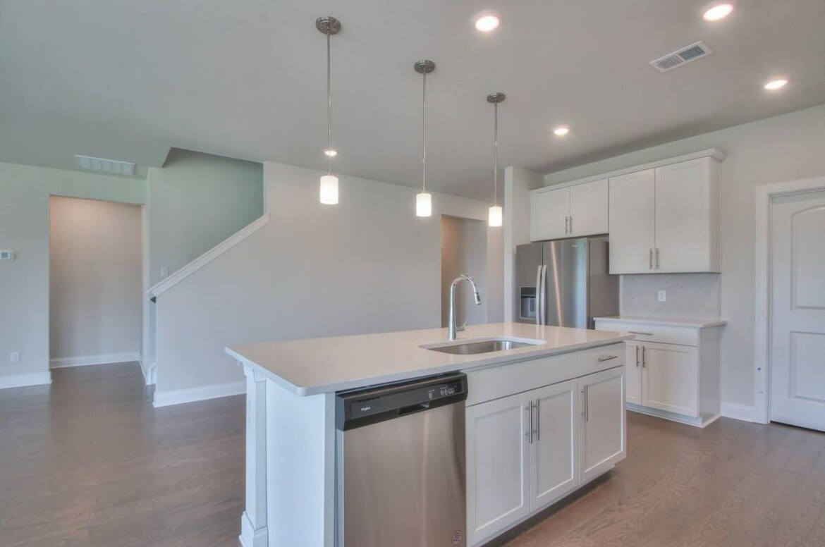 Building Photo - 1095 Holland Ridge Way