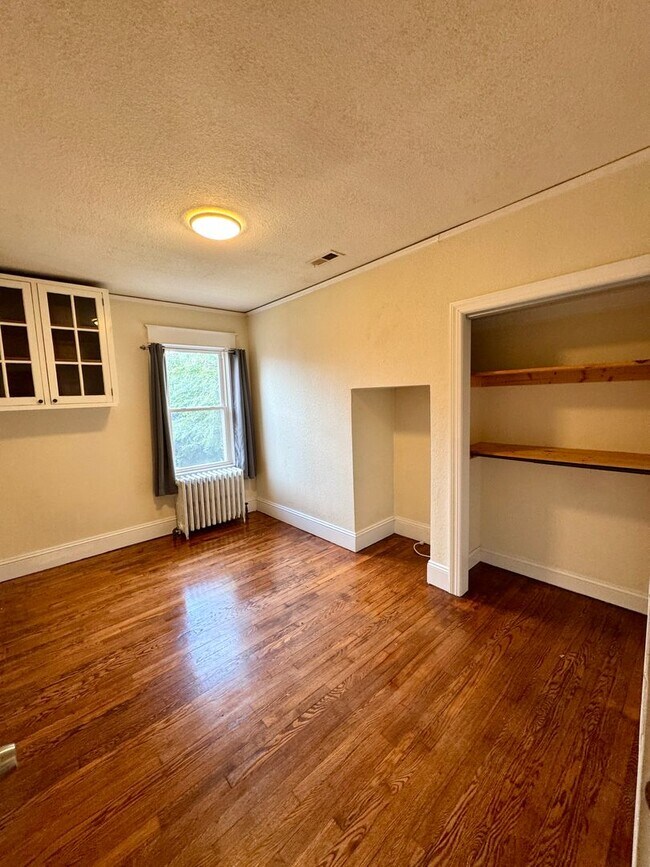 Building Photo - 9251 Atwood Ave