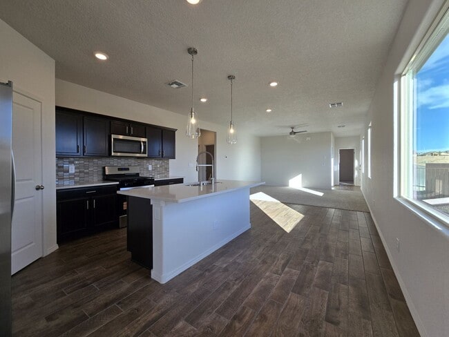 Building Photo - 3850 Chitalpa