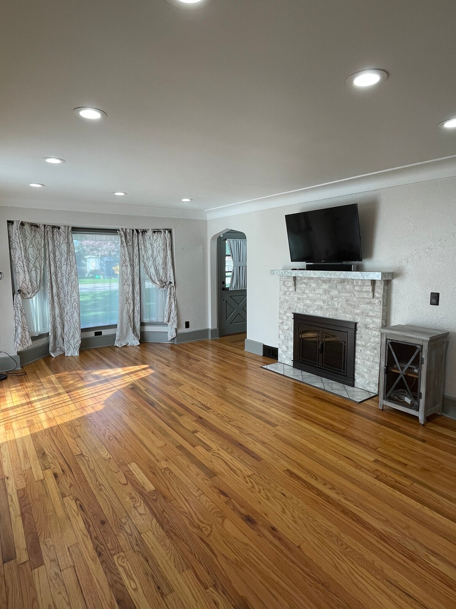 Living room - 6603 34th Ave N