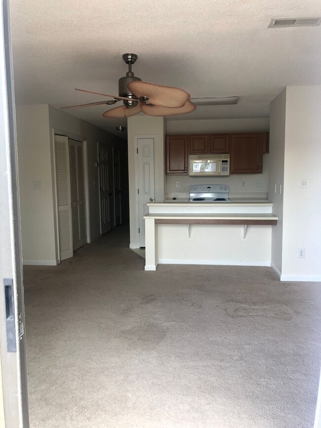 Building Photo - 2 Bedroom Condo in Grand Palms, only 2.3 m...