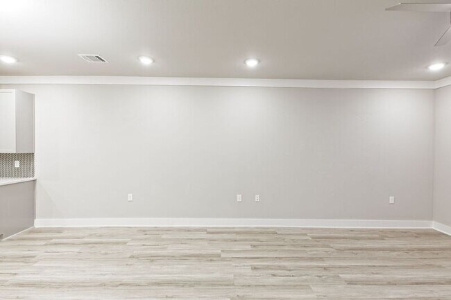Building Photo - 3313 Wynwood Dr