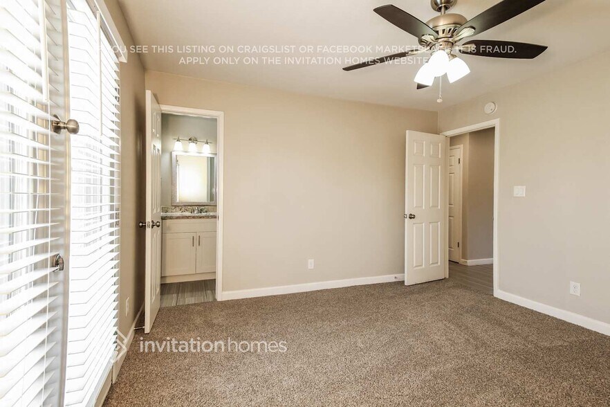 Building Photo - 1918 E Pebble Beach Dr