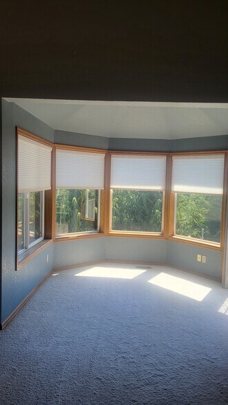 Building Photo - 3827 Nassau Ave NE