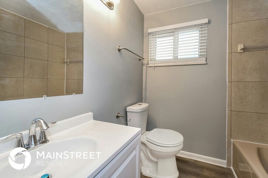 Building Photo - 4605 Silver Ridge Dr