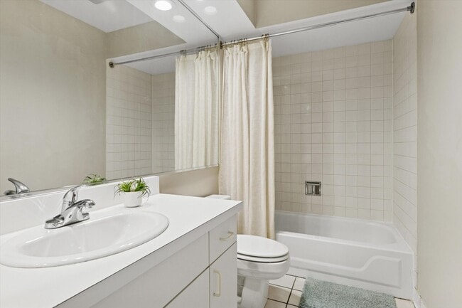 Building Photo - 1487 Hazelwood Ct