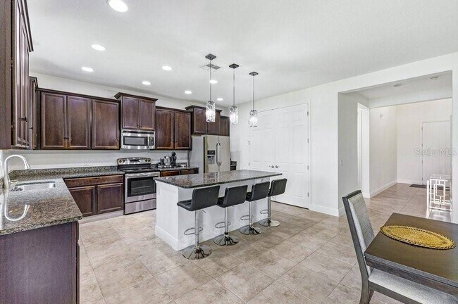 Building Photo - 3802 Carrick Bend Dr