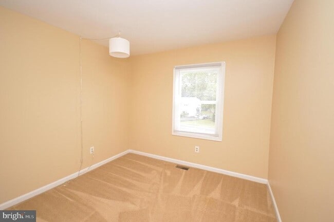 Building Photo - 7017 Lombard Ln