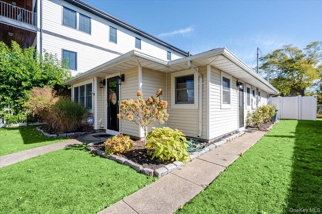 Building Photo - 614 Franklin Blvd