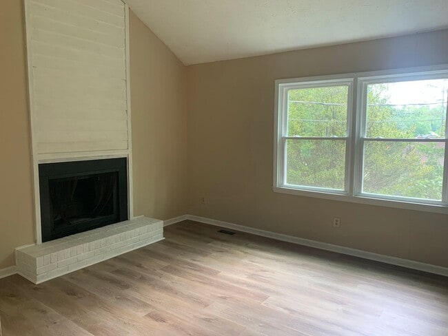 Building Photo - 3 Bedroom, 2 Bath in Rockingham