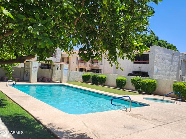 Building Photo - 3119 W Cochise Dr