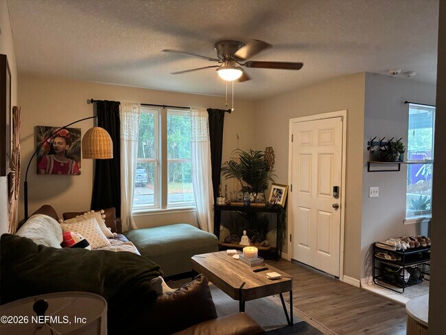 Building Photo - 4608 Wheeler Ave