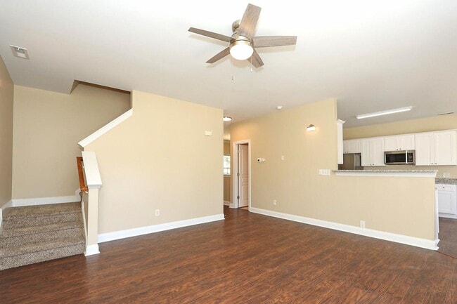 Building Photo - Welcome to this stunning 5 bedroom, 2.5 bath home nestled in the desirable location of Cornelius,...