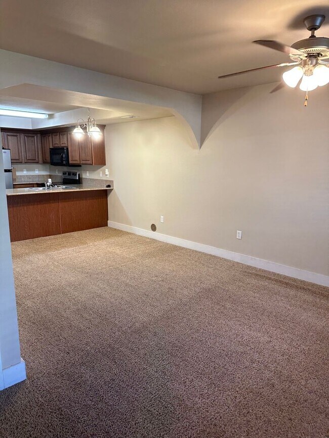 Building Photo - 9965 W Rosecroft Ct