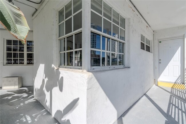 Building Photo - 2383 Flamingo Dr