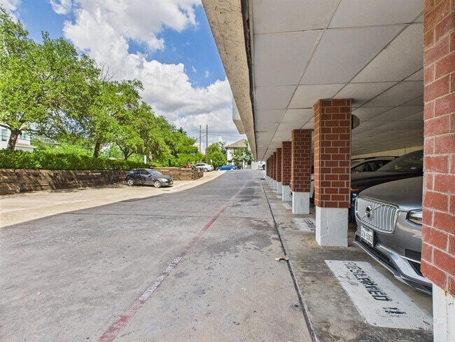 Building Photo - 3115 Helms St