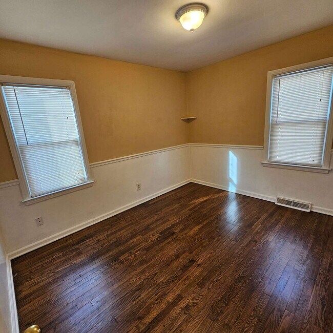 Building Photo - 2 Bedroom, 1 Bath Ranch with Good Sized Living Room, Laundry Room, Hard Wood Flooring, Deck.