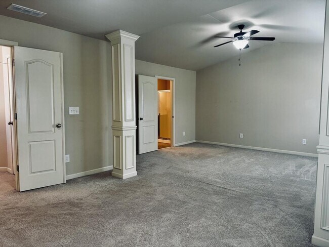 Building Photo - 2214 Spicy Pine Ln