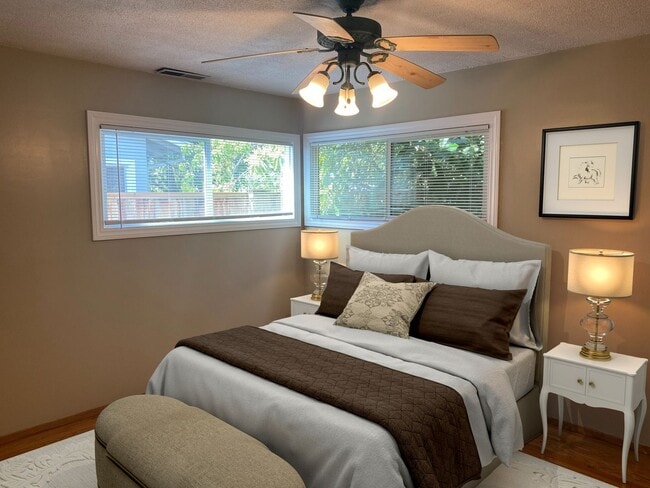 Building Photo - Advent - Stunning Three Bedroom House W/ T...