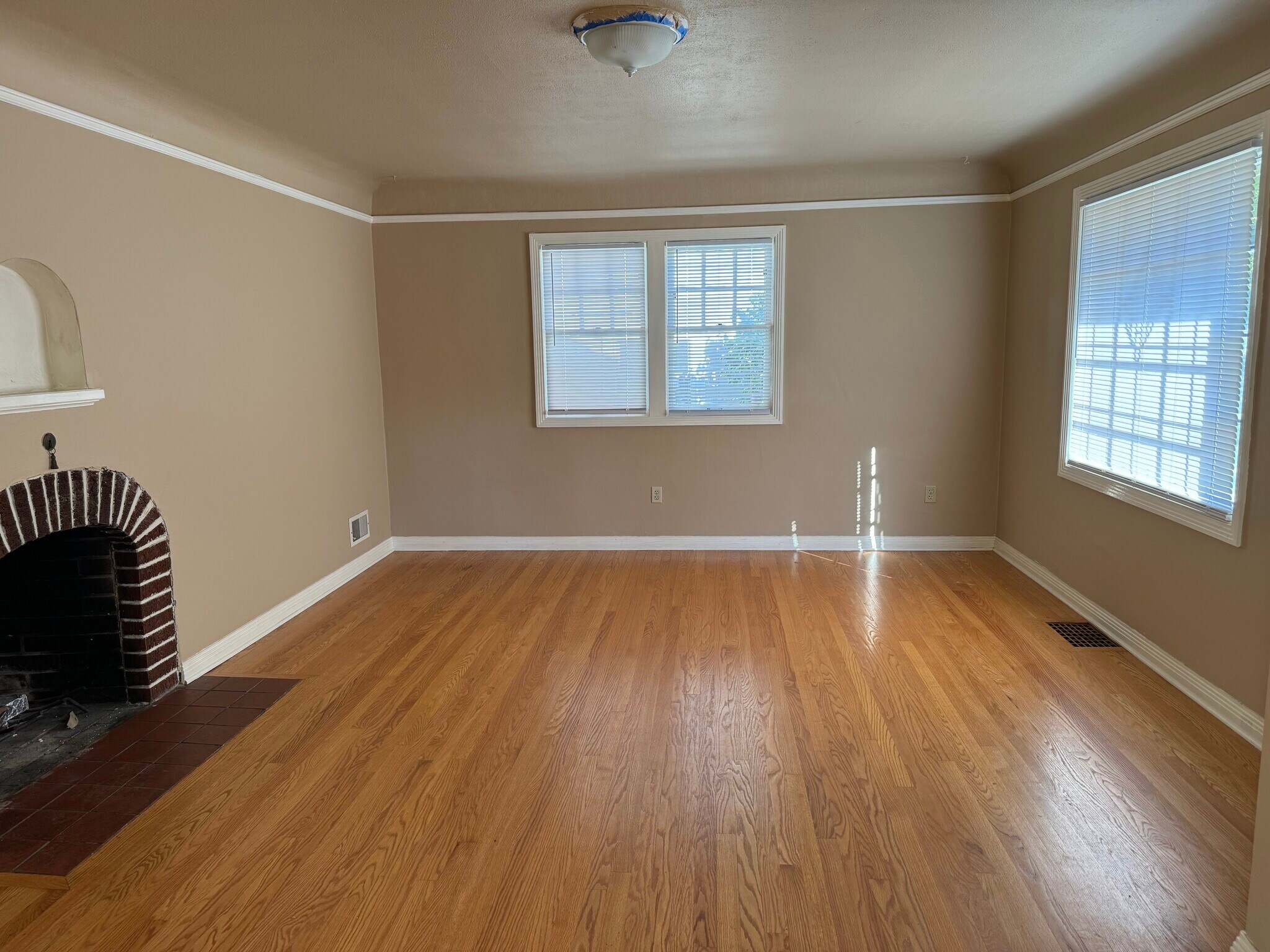 Building Photo - 7405 NE Prescott St