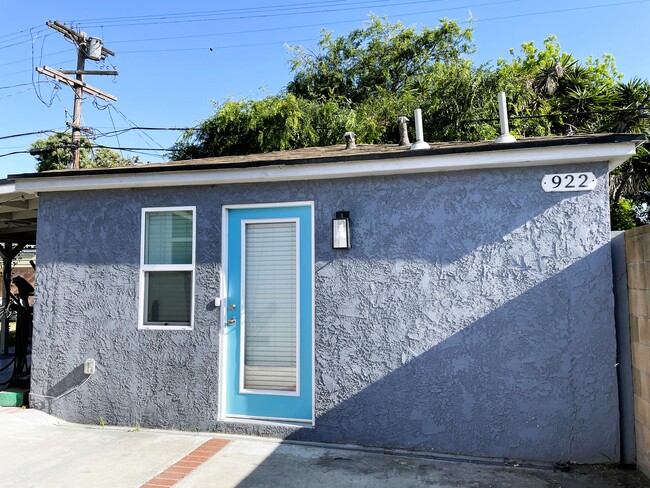 Primary Photo - 922 E Century Blvd