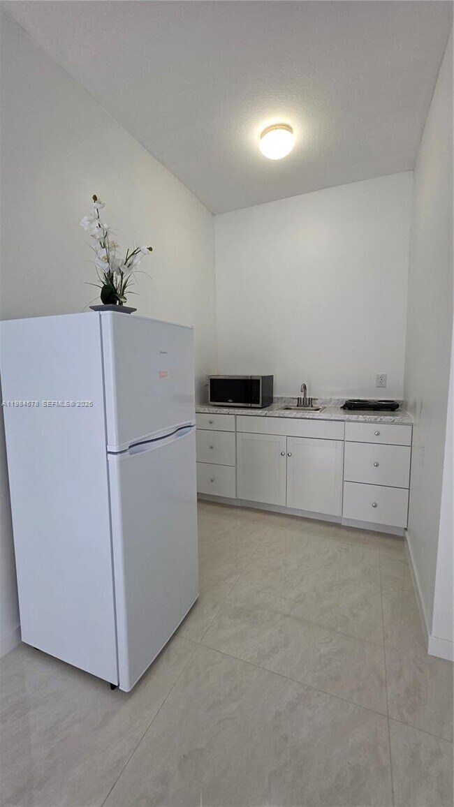 Building Photo - 14552 SW 158th Ct