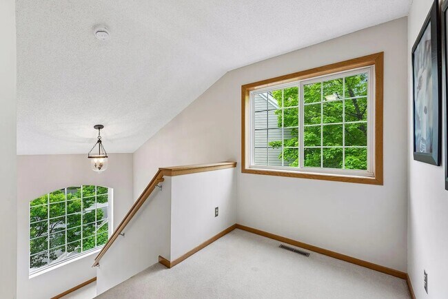 Building Photo - 787 Fairfield Cir