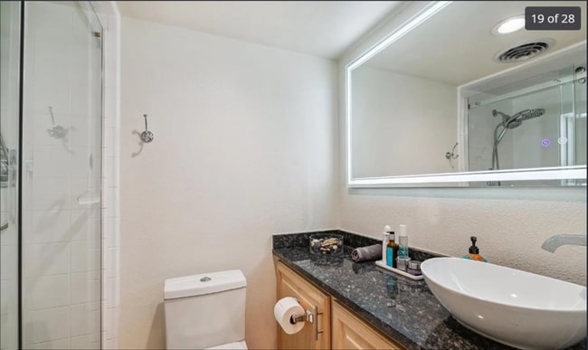 Building Photo - 1111 Ash St.