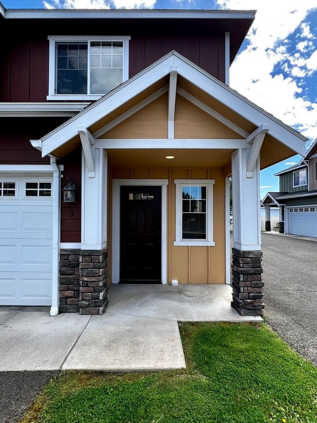 Building Photo - 636 S 36th Ave