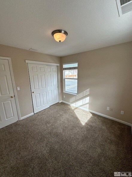 Building Photo - 3994 Dominus Dr