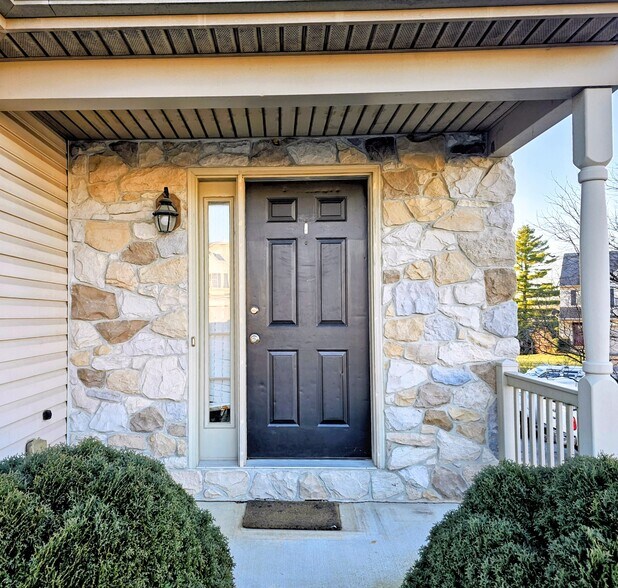 Building Photo - 21 Granite Dr