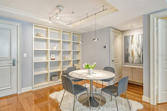 Building Photo - 1350 Main St