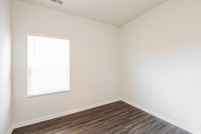 Building Photo - 192 Dorian Lp