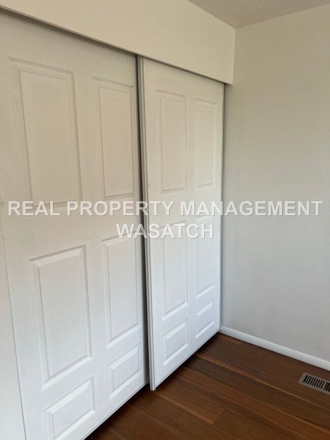 Building Photo - 265 E 5900 S
