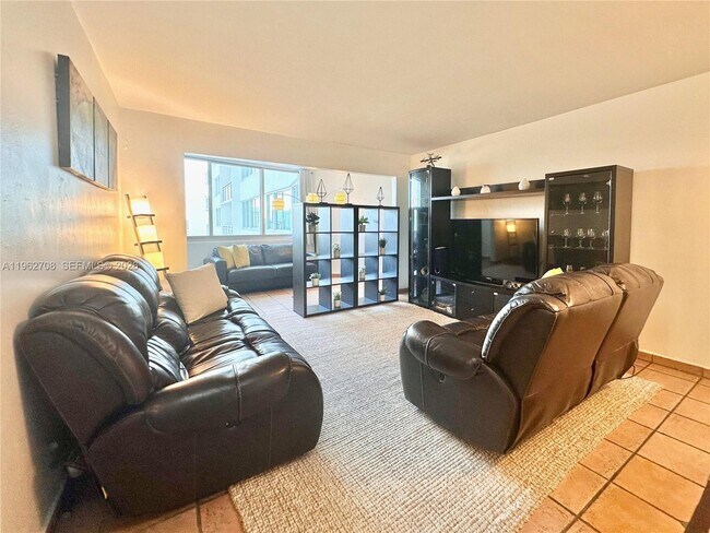 Building Photo - 7135 Collins Ave