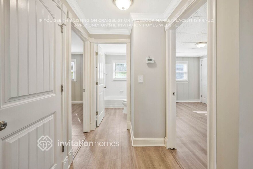 Building Photo - 890 Idlewild Dr