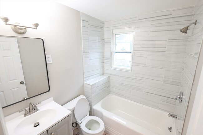 Building Photo - 31 Graham St