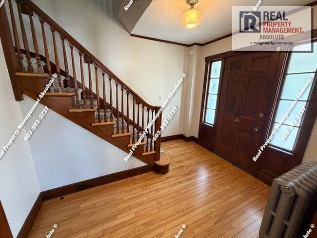 Building Photo - Bright & Updated 3-Bed in Manchester’s East Side