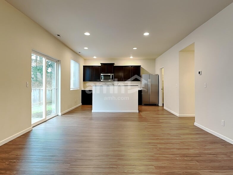 Building Photo - 11022 191st St Ct E