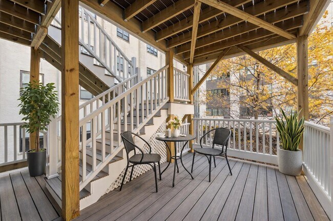 Building Photo - 119 Storms Ave