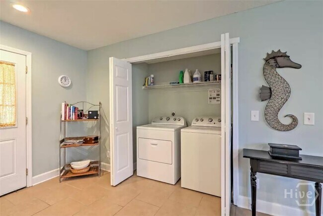 Building Photo - 130 Ropemaker Ln