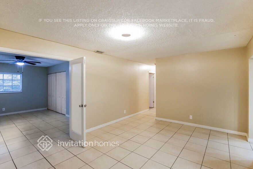 Building Photo - 10851 NW 32nd Ct